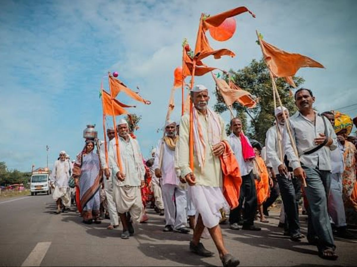 ashadi ekadashi 2024  Eknath Shinde's Shiv Sena spiritual wing will help warkari