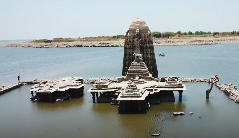 Submerged Temple Of Maharashtra Palasdev Palasnath Temple