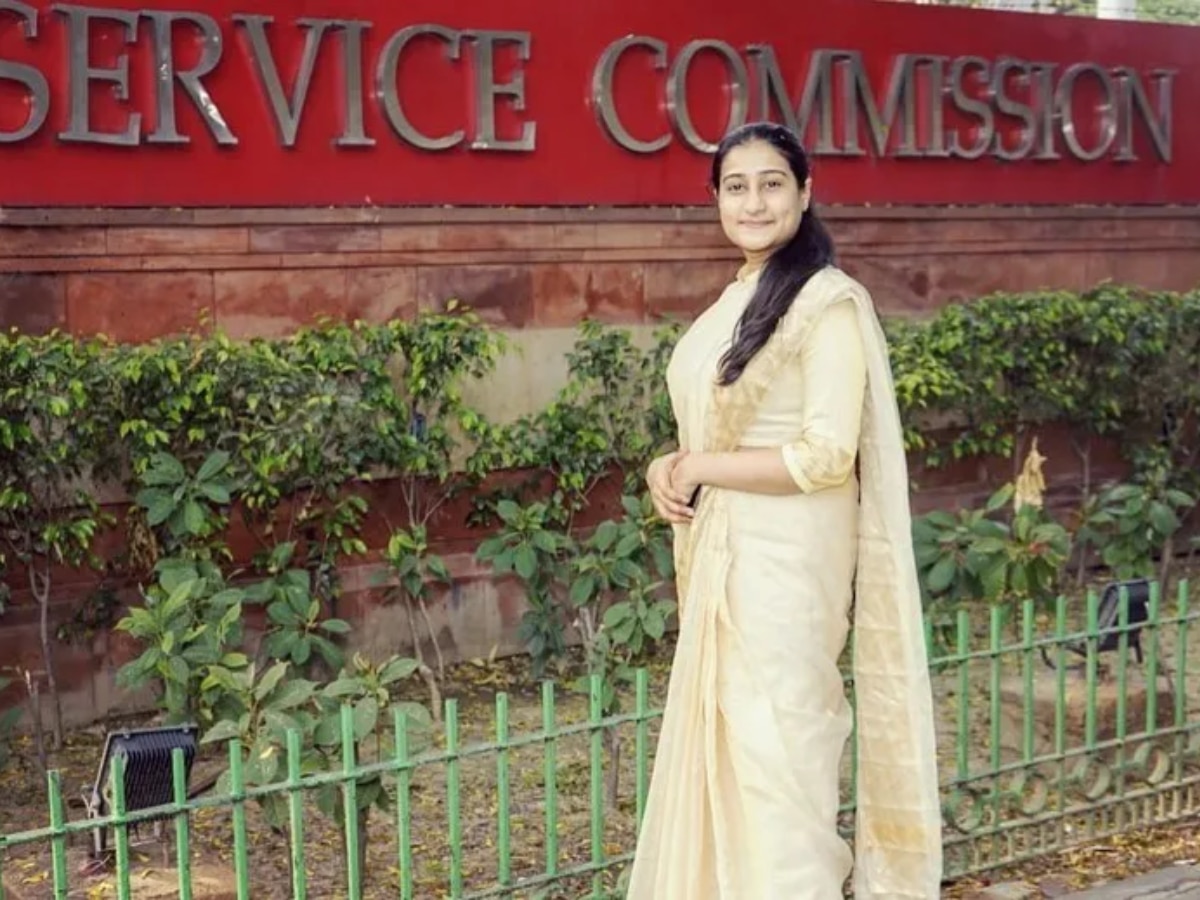 Success Story IAS Anjali Birla Controversy Inspirational Marathi News