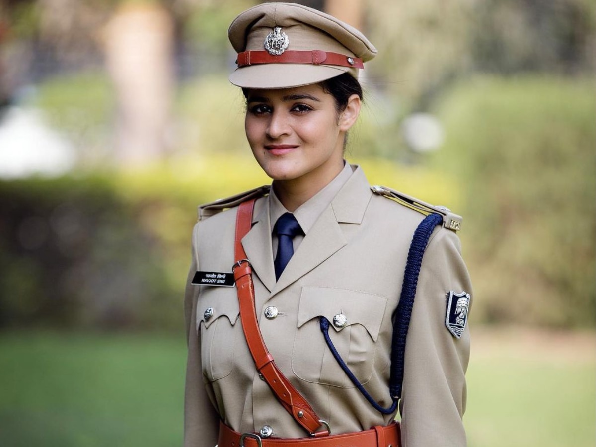 Success Story IPS Navjot Simi Inspirational Marathi News