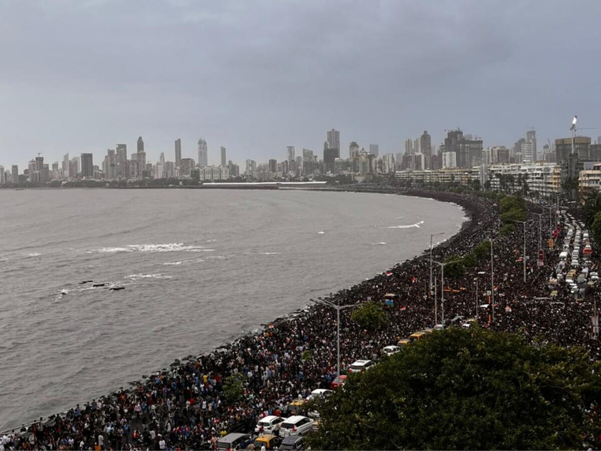 PHOTO चातकासमान वाट पाहतायत मुंबईकर; टीम इंडियांच्या स्वागतासाठी मरीन