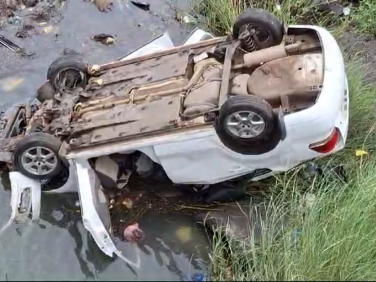 nashik car accident near godavari river bridge one dead