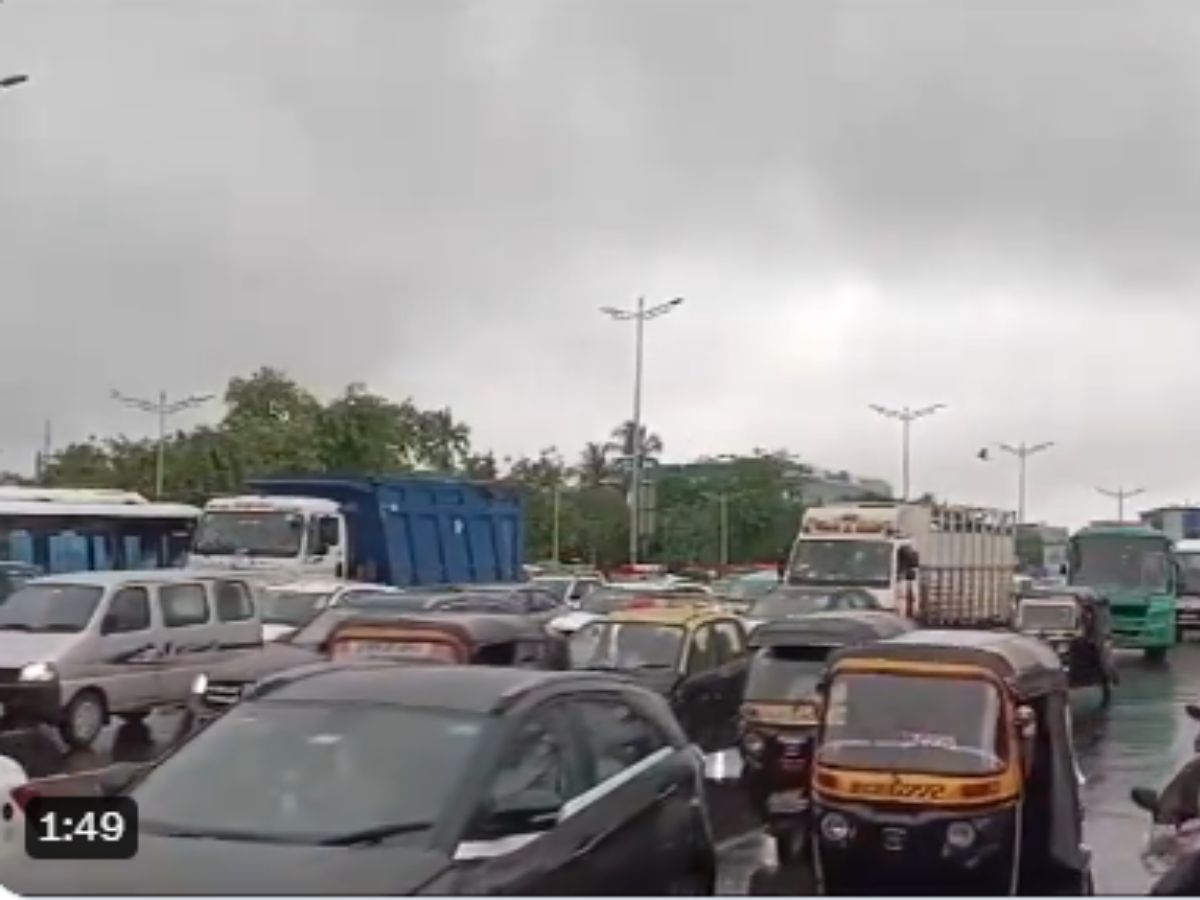 Heavy Rain In Mumbai Suburbs Water Logging Railway Tracks Photos 