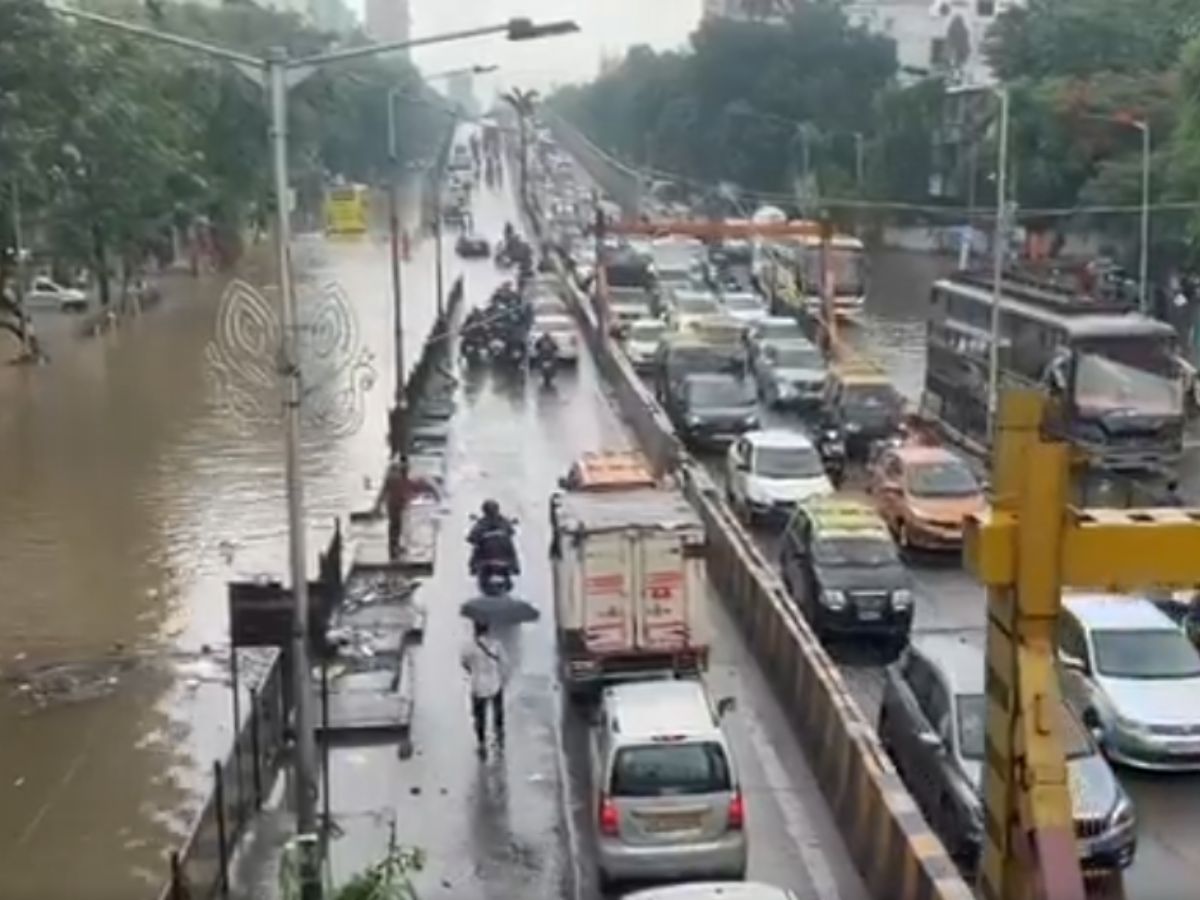 Heavy Rain In Mumbai Suburbs Water Logging Railway Tracks Photos 