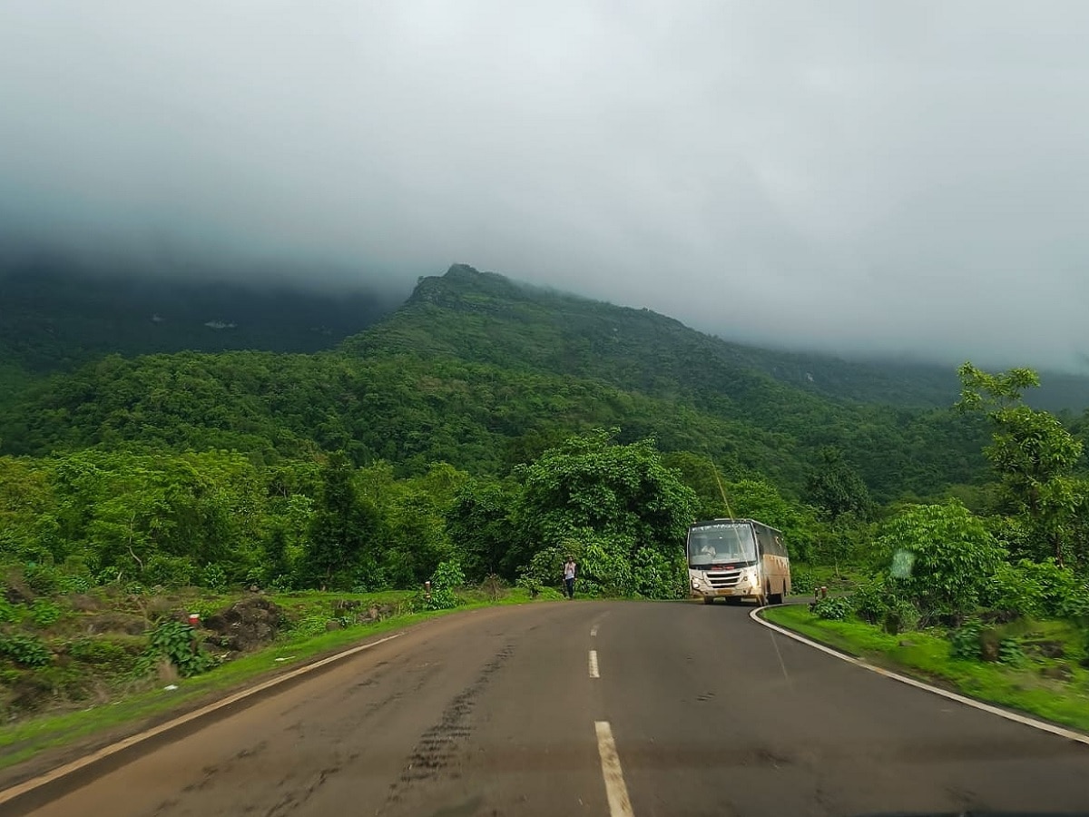 सातारा कोल्हापूर जिल्ह्यातील घाटमाथ्यावर रेड अलर्ट; पाऊस धुमशान घालणार  title=