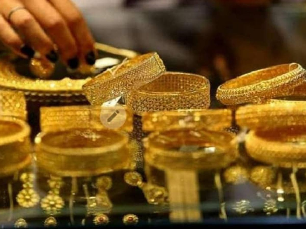 तुम्ही घरात किती सोनं ठेवू शकता? विकल्यावर Tax लागणार का? नियम जाणून घ्या title=