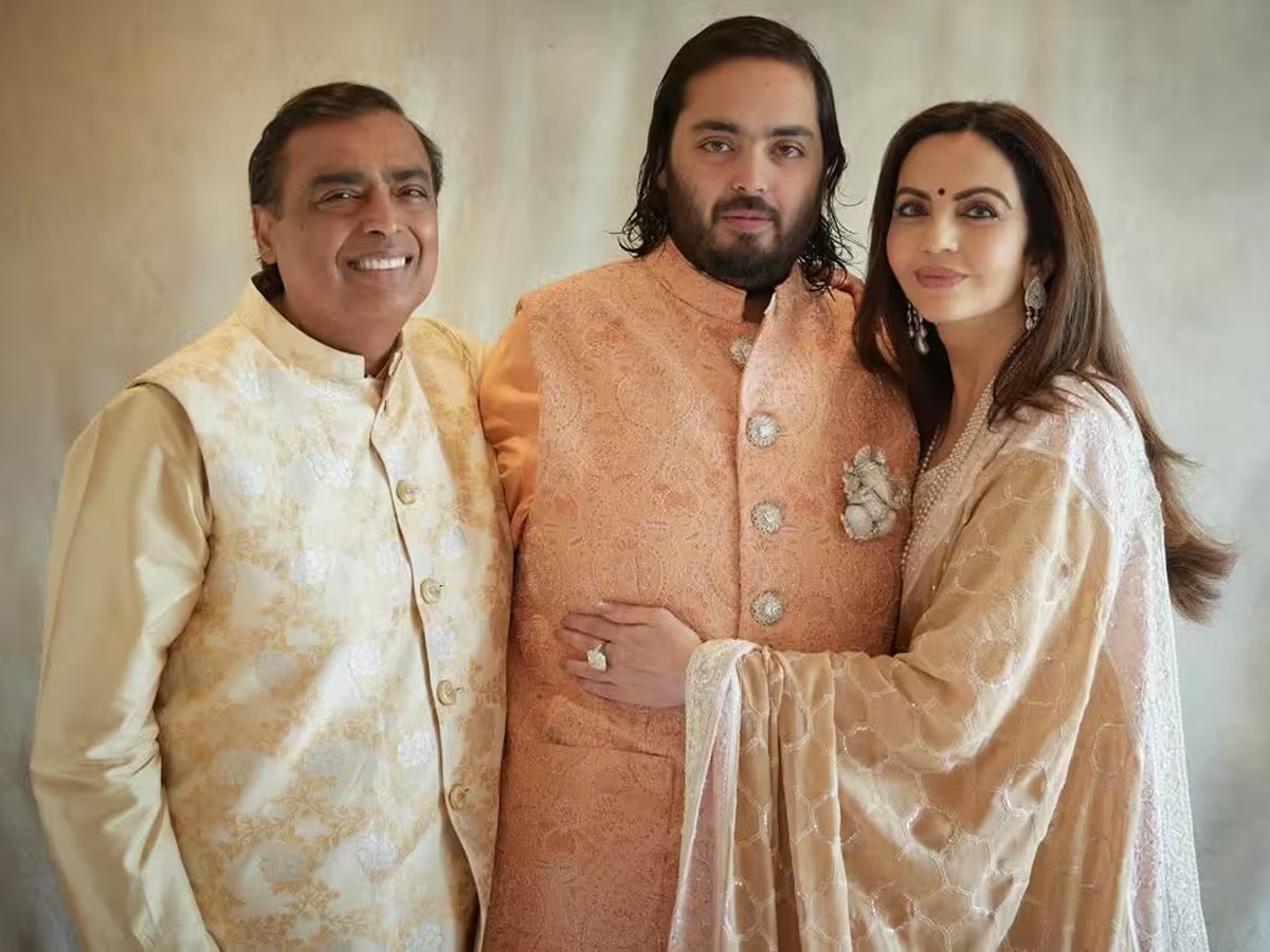 अनंतच्या लग्नानिमित्ताने मुकेश अंबानी यांच्याकडून 3 महिन्यांचं जिओ रिचार्ज मोफत? काय आहे सत्य अनंतच्या लग्नानिमित्ताने मुकेश अंबानी यांच्याकडून 3 महिन्यांचं जिओ रिचार्ज मोफत? काय आहे सत्य