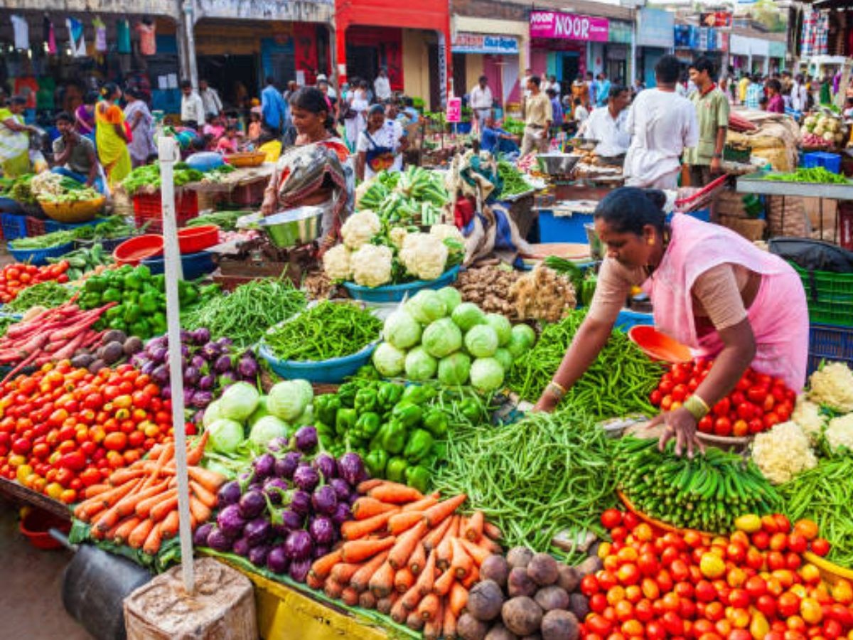 Mansoon Vegitable Shopping :पावसाळ्यात भाज्या विकत घेताना 'अशी' घ्या काळजी title=