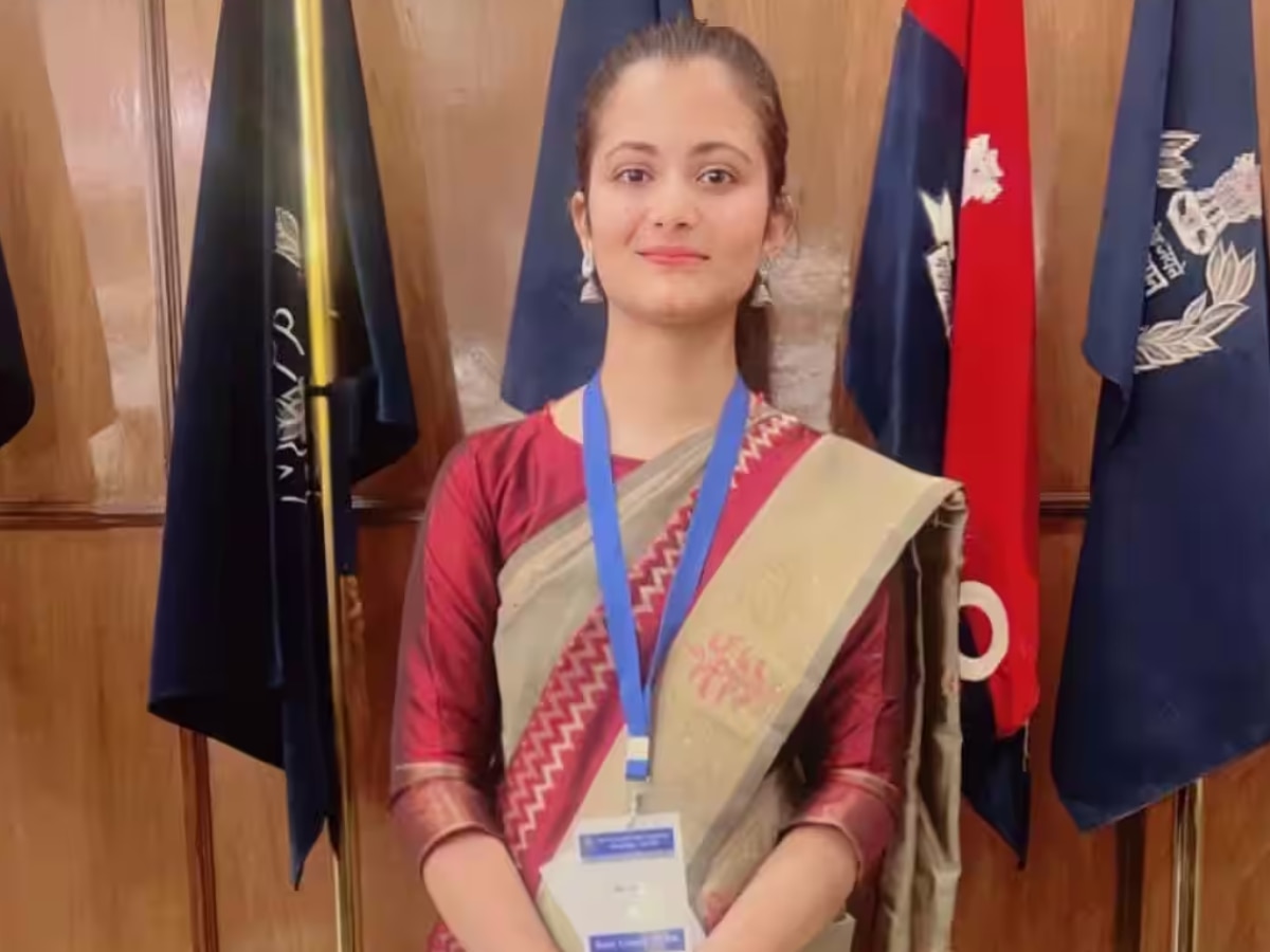 IAS Divya Tanwar Success Story UPSC Inspirational Marathi News