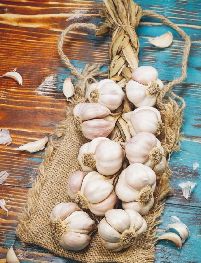 Not only garlic but also its peel is beneficial for health
