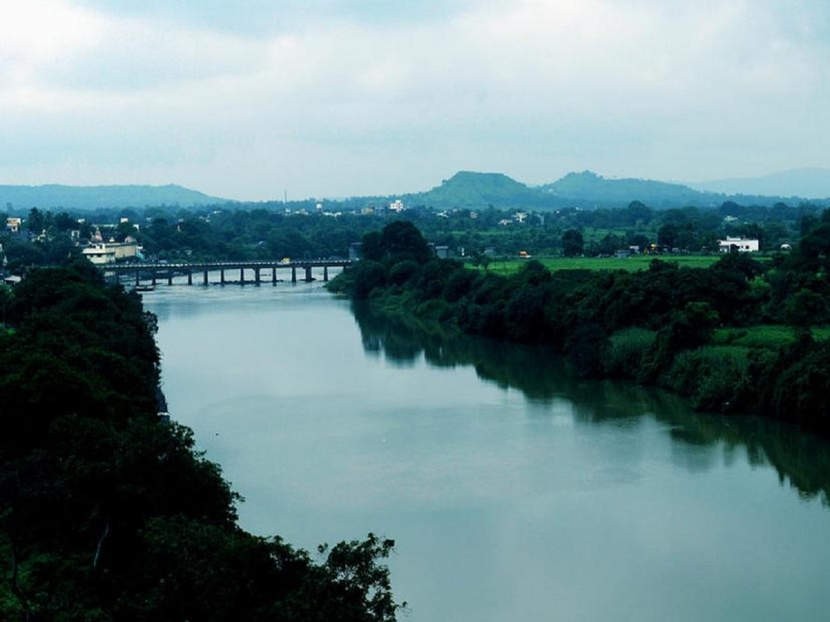   नदीकाठी दोन लहान लेकरं आणि मृतदेह; मावळमध्ये विवाहबाह्य संबंधातून गर्भवती राहिलेल्या महिलेचा भयानक अंत     title=