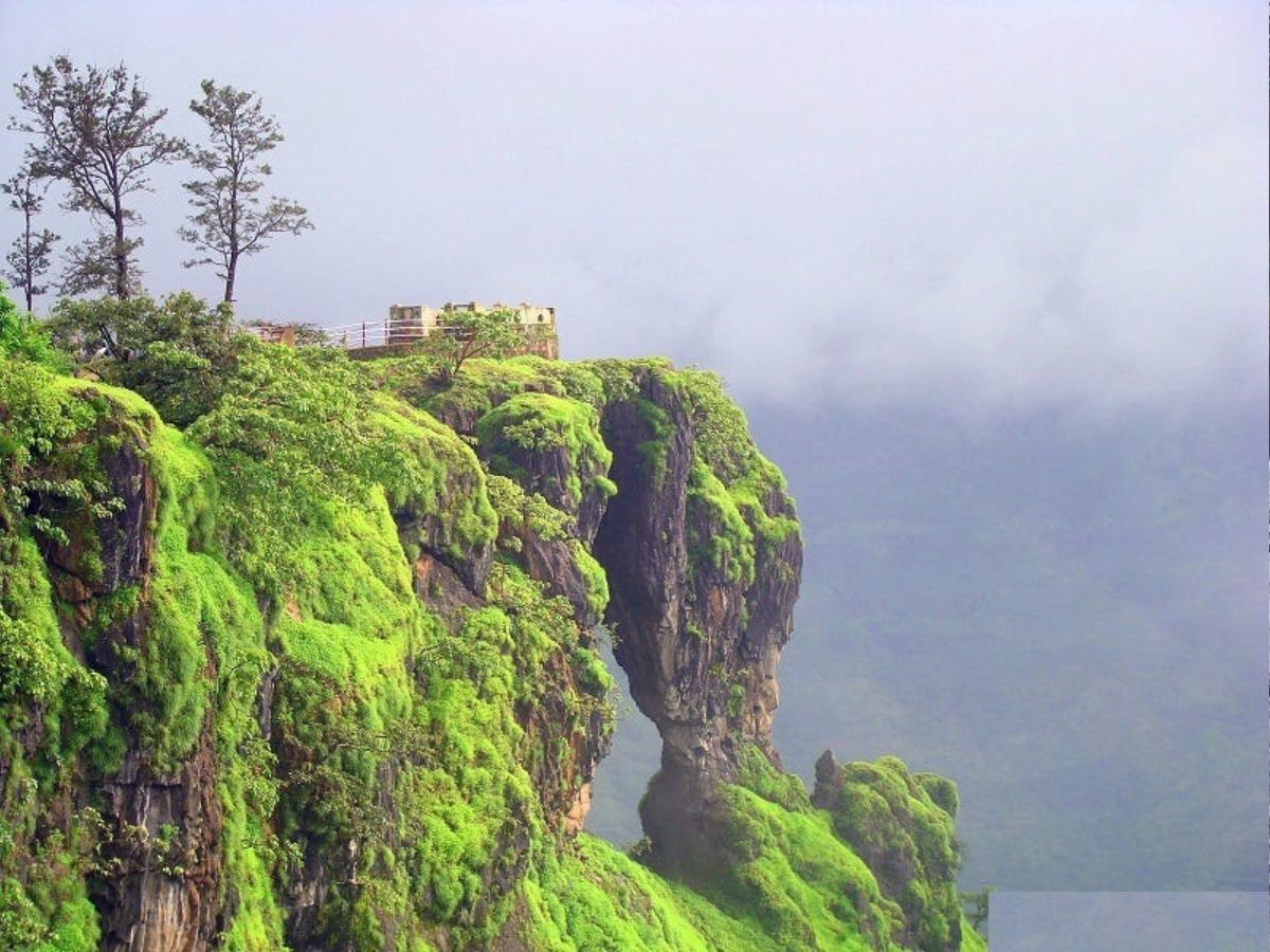 mahabaleshwar lingmala waterfall temporarily closed for tourists due to heavy rain