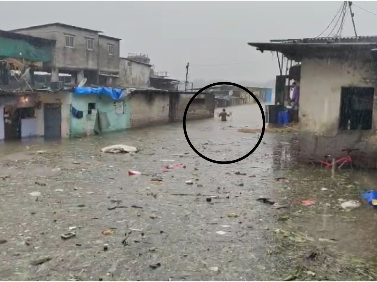 Maharashtra Rain Alert Heavy Rain in Pune Mumbai Thane Raigad Palghar Waterlogging Landslide Latest Photos