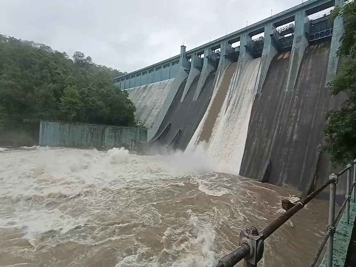 मुंबईकरांसाठी खूशखबऱ! शहराला पाणीपुरवठा करणारे दोन तलाव ओसंडून वाहू लागले, 7 धरणांची स्थिती काय? मुंबईकरांसाठी खूशखबऱ! शहराला पाणीपुरवठा करणारे दोन तलाव ओसंडून वाहू लागले, 7 धरणांची स्थिती काय?