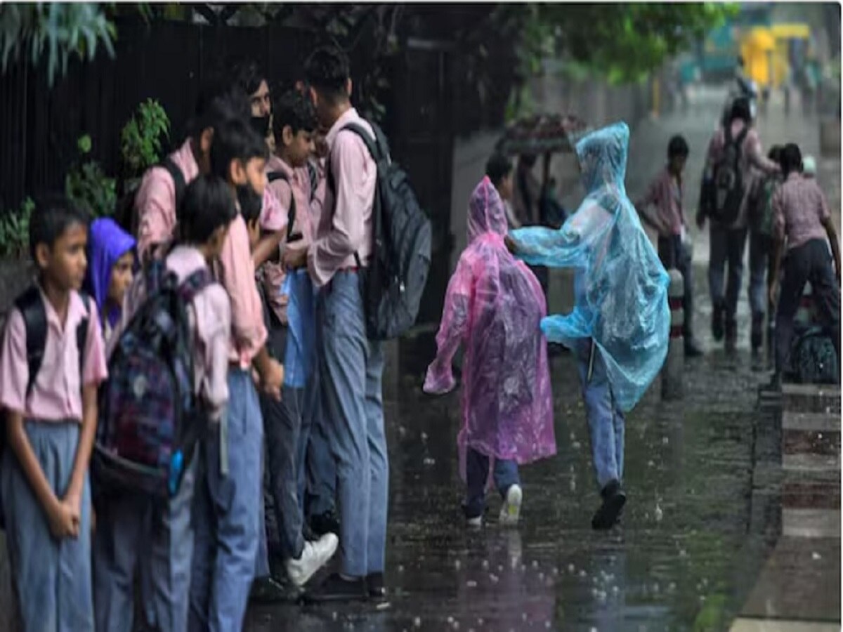 Rain Alert: पालकांसाठी महत्त्वाची बातमी! ठाण्यातील सर्व शाळांना उद्या सुट्टी जाहीर title=