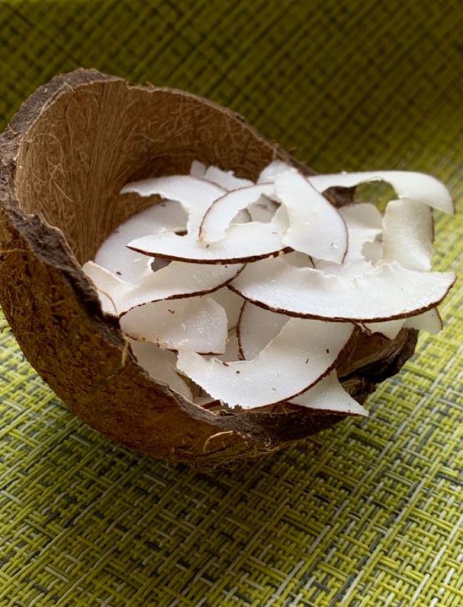 Eating too much dried coconut will be harmful to health