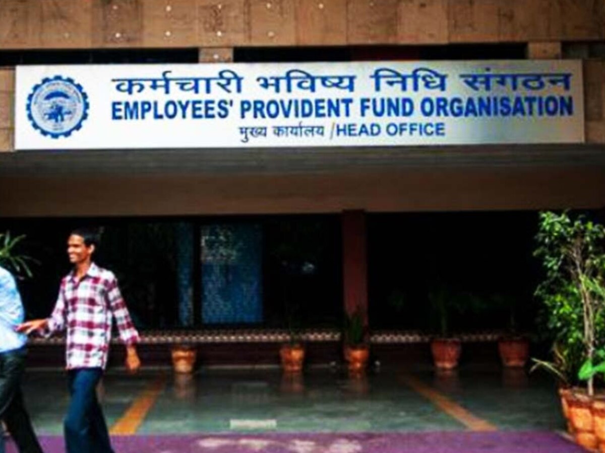 EPFO ​​report jobs less in Maharashtra Private jobs fall by 19 percent Marathi News