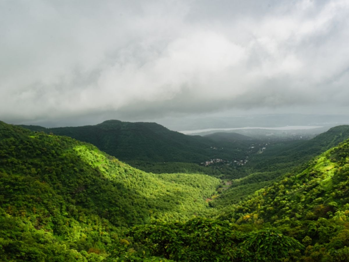 Pune Weather News: पुणेकरांसाठी महत्त्वाची बातमी; पुन्हा मुसळधार पाऊस बरसणार, पुढचे 4 दिवस महत्त्वाचे  title=