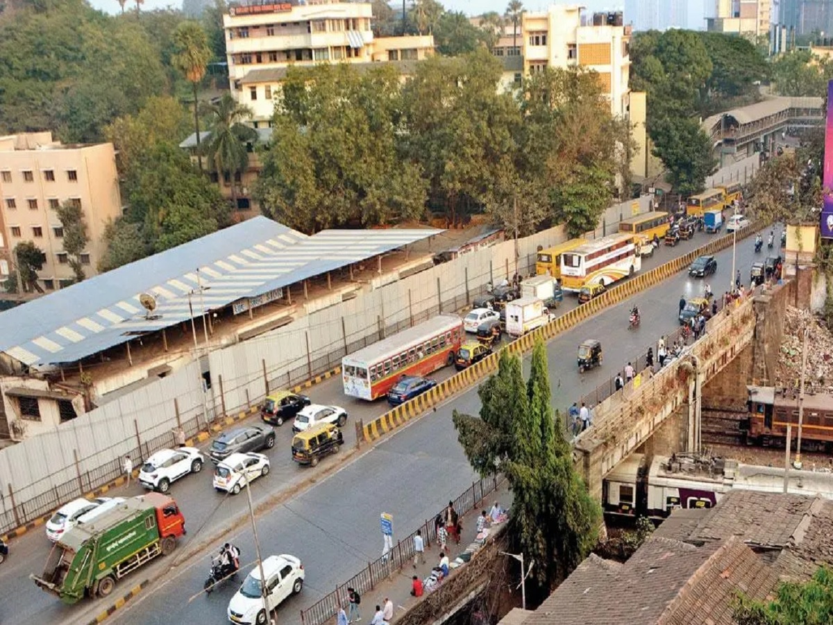 मुंबईकरांसाठी अत्यंत महत्त्वाची बातमी; 12 वाजल्यापासून सायन ब्रीजवरची सर्व प्रकारची वाहतूक पूर्णपणे बंद  title=