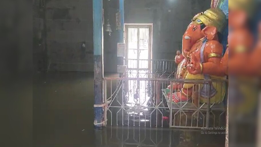 साताऱ्याच्या वाई येथील प्रसिद्ध गणपती मंदिराला पुराच्या पाण्याचा वेढा; धोम धरणातून 7636 क्युसेक पाण्याचा विसर्ग 