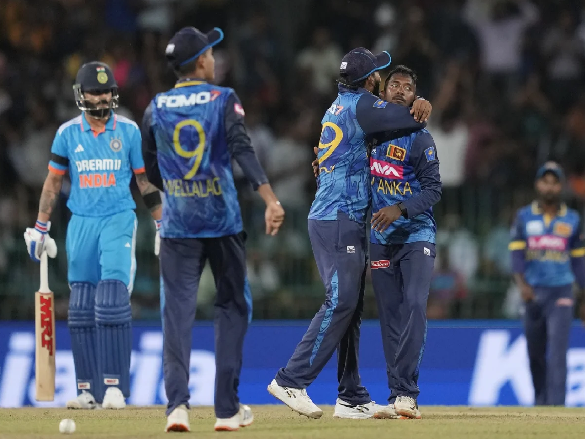 IND vs SL: जिंकता जिंकता हरली टीम इंडिया; पहिला वनडे सामना अनिर्णित IND vs SL: जिंकता जिंकता हरली टीम इंडिया; पहिला वनडे सामना अनिर्णित