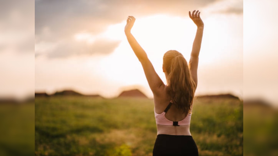 पावसाळ्यात शरीराला जाणवते Vitamin D ची कमतरता, लगेच डाएटमध्ये करा 5 हेल्दी फूड्स 
