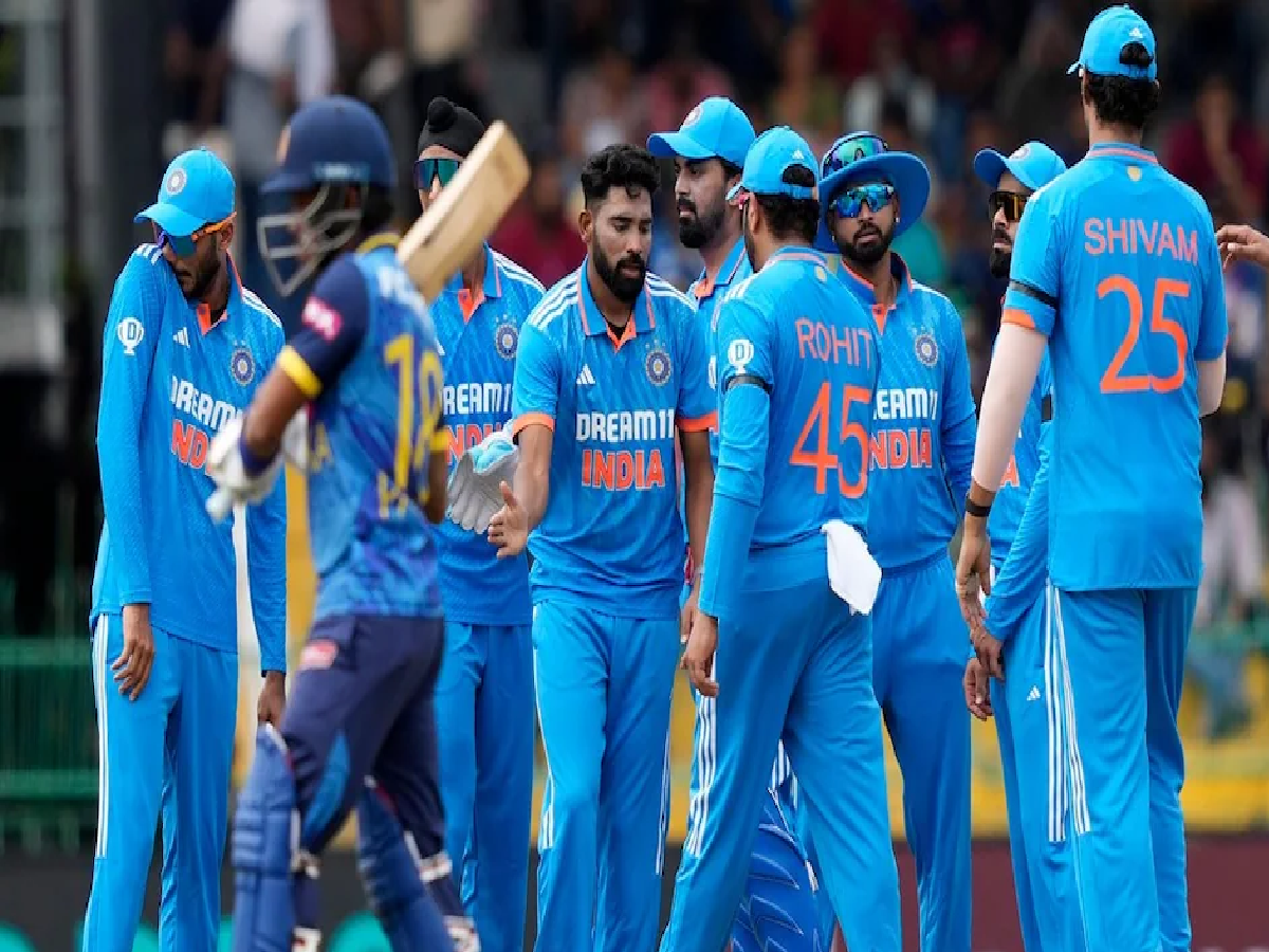 SL vs IND 2nd ODI Playing XI : रोहित शर्माने दुसऱ्या ODI मध्ये केला मोठा बदल, 'या' खेळाडूची प्लेइंग 11 मधून सुट्टी? SL vs IND 2nd ODI Playing XI : रोहित शर्माने दुसऱ्या ODI मध्ये केला मोठा बदल, 'या' खेळाडूची प्लेइंग 11 मधून सुट्टी?