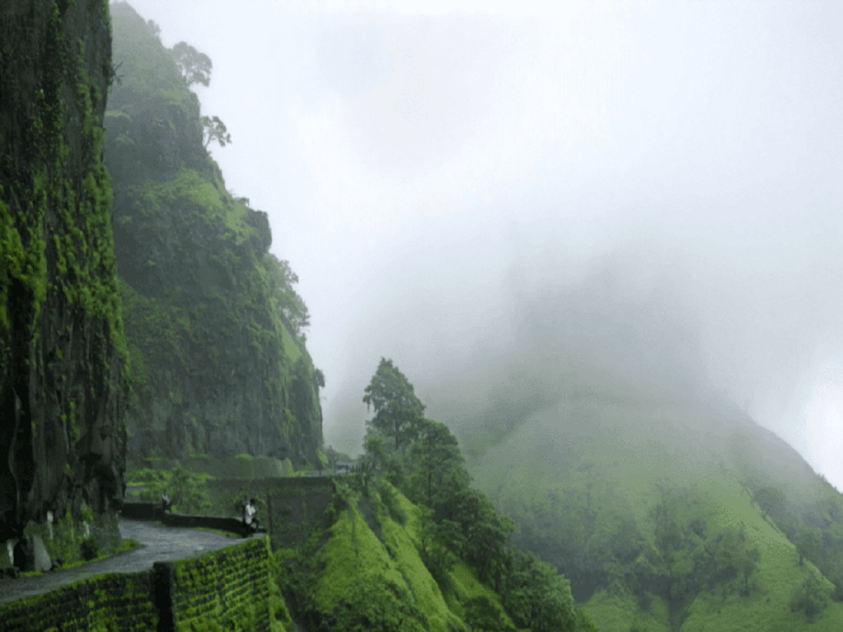 Maharashtra Weather News : पहाटे ढगांची चादर, दुपारी उकाडा अन् सायंकाळी पावसाची रिमझिम; हवामानात का सुरुयेत अनपेक्षित बदल?  title=