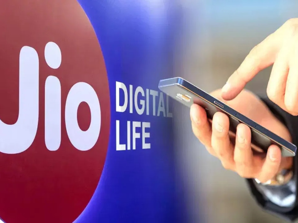 Jio Affordable plans after Calling get 12 free OTT subscription unlimited data Marathi News