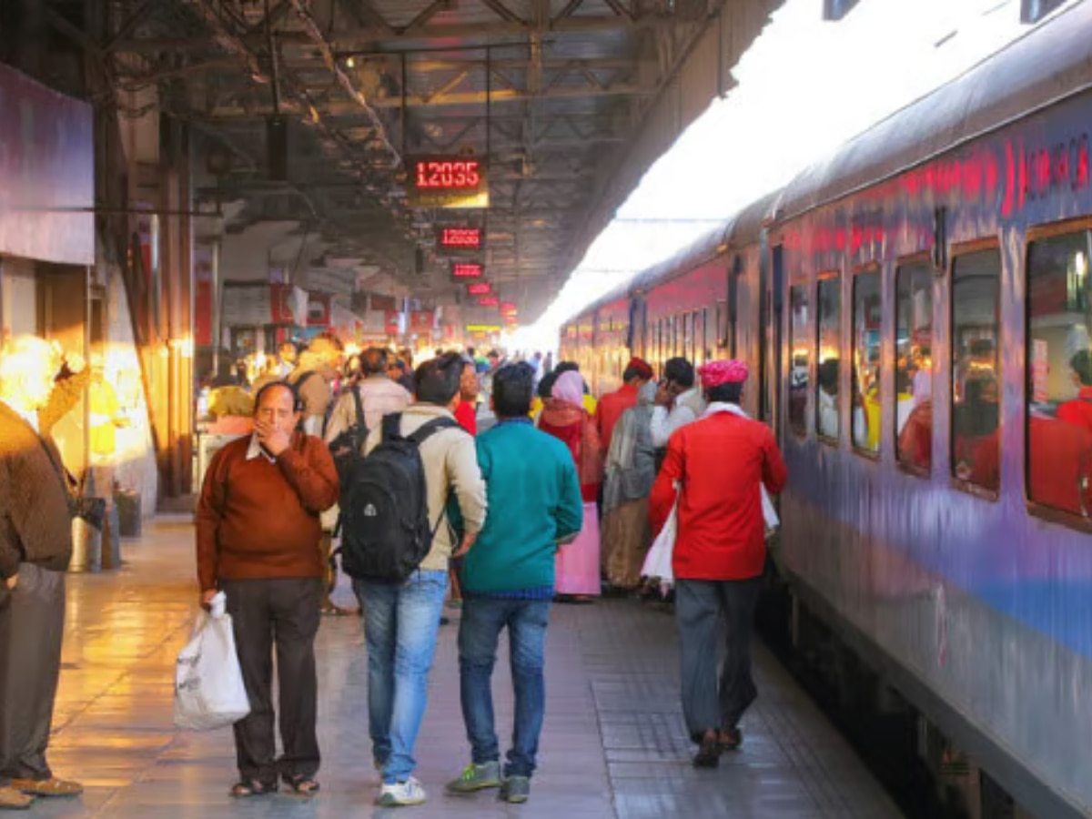 15 August to Rakshabandhan 18 Special Trains for long Weekend Indian Railway Marathi News 