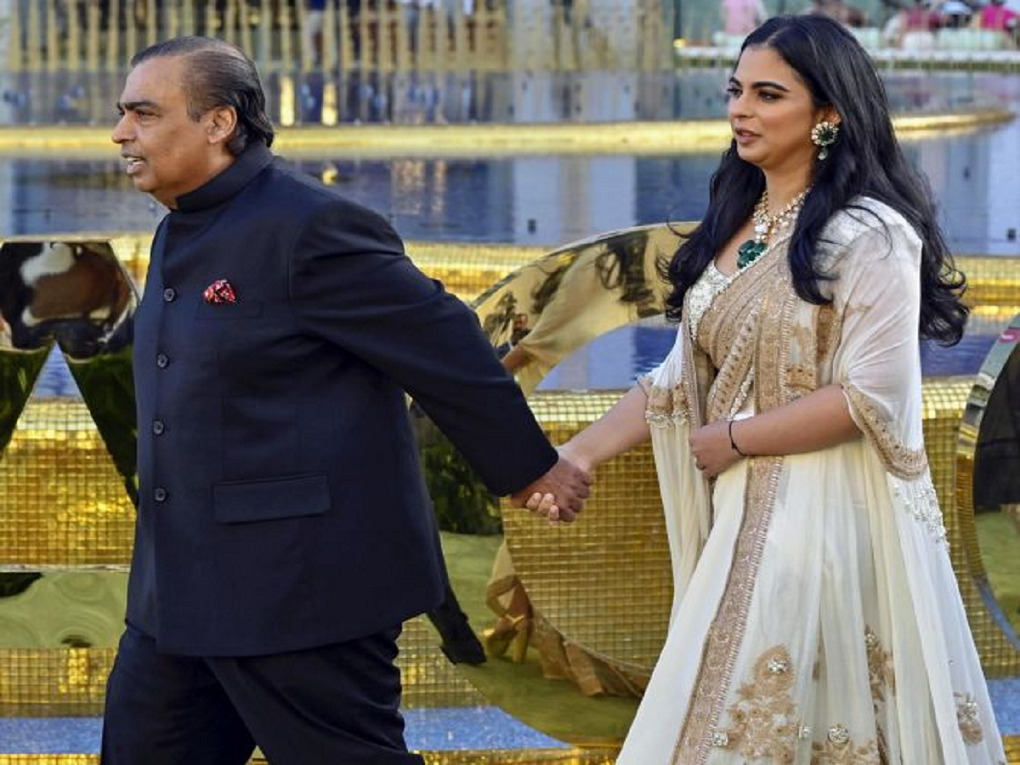 ही तर धनलक्ष्मी; लेकीच्या शिक्षणात अडचण येताच मुकेश अंबानींनी सुरू केली नवी कंपनी; आणि... ही तर धनलक्ष्मी; लेकीच्या शिक्षणात अडचण येताच मुकेश अंबानींनी सुरू केली नवी कंपनी; आणि...
