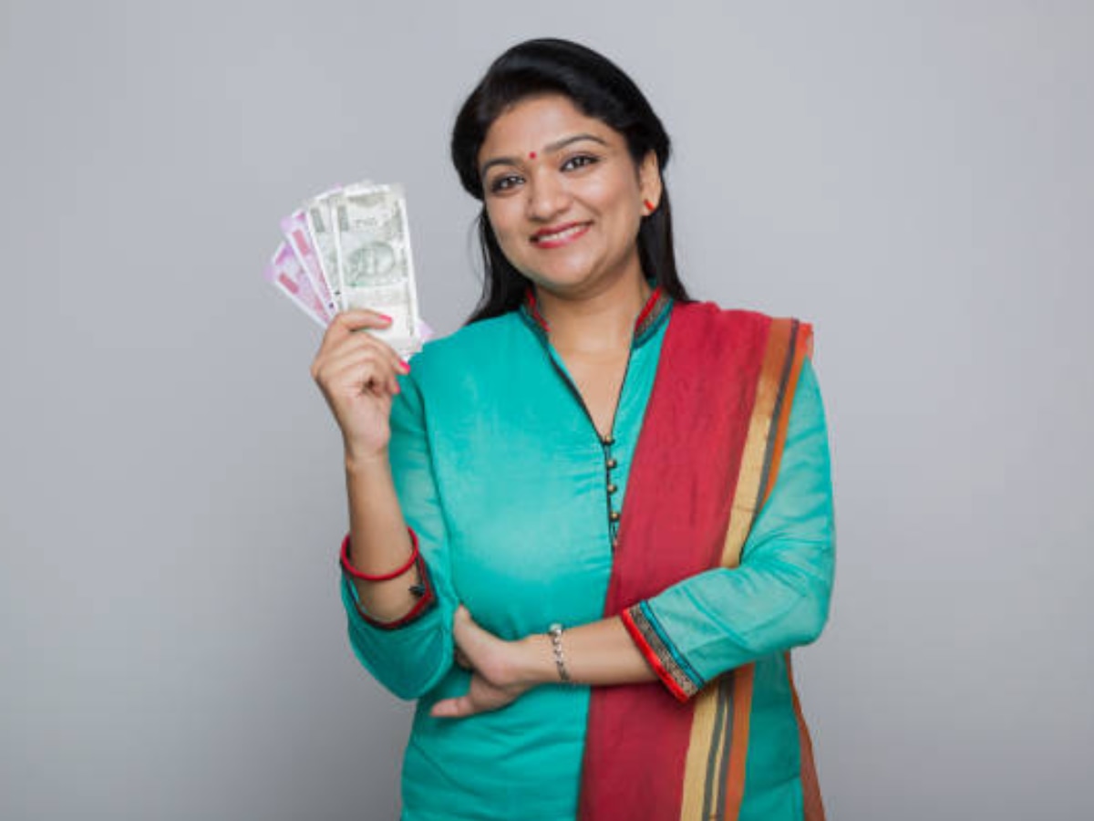 Ladki Bahin Yojana invest 1500 Rupees in SIP become LakhPati Personal Finance Investment Tips