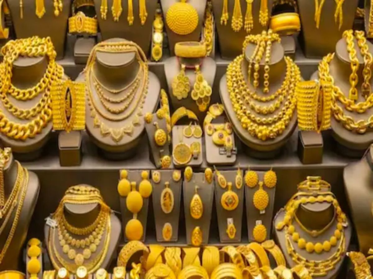 How much gold can you keep at home check  Limit in India