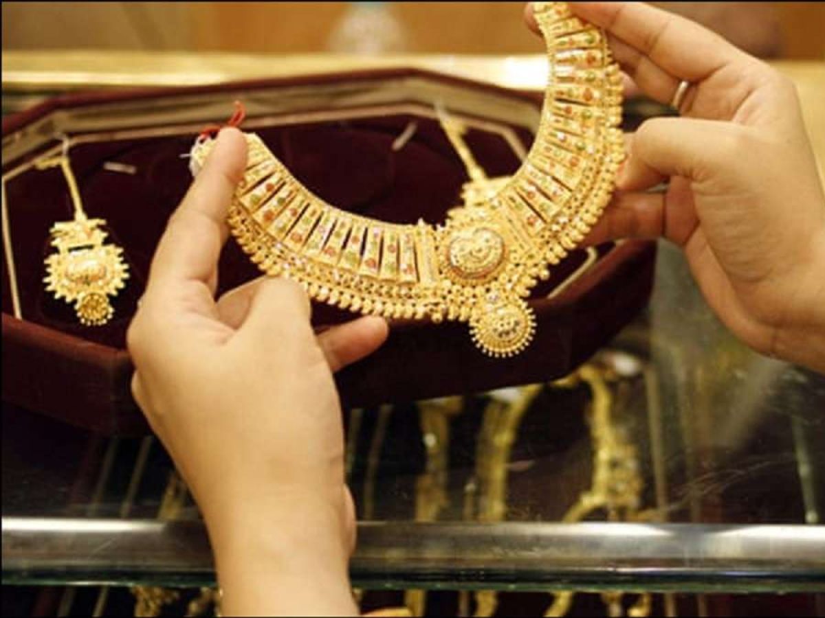 How much gold can you keep at home check  Limit in India