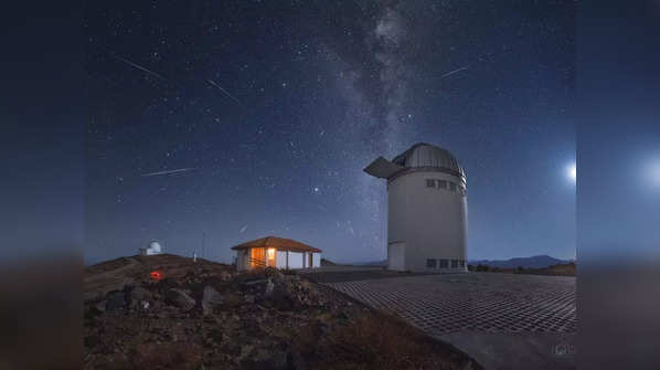 most dazzling Photos of meteor showers shared by NASA will amazed you 