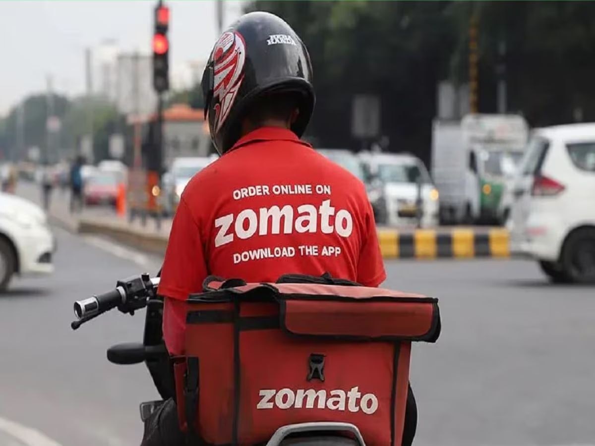 Zomato चं नवं फिचर, आधीच शेड्युल करता येणार ऑर्डर, कसं ते पाहा?  title=