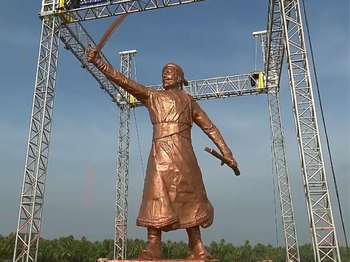 Shivaji Maharaj Statue Collapse: शिल्पकाराची क्षमता ते उणीवा... शिवरायांच्या पुतळ्याच्या बाबतीत नेमकं काय चुकलं? इतिहासकार स्पष्टच बोलले... Shivaji Maharaj Statue Collapse: शिल्पकाराची क्षमता ते उणीवा... शिवरायांच्या पुतळ्याच्या बाबतीत नेमकं काय चुकलं? इतिहासकार स्पष्टच बोलले...