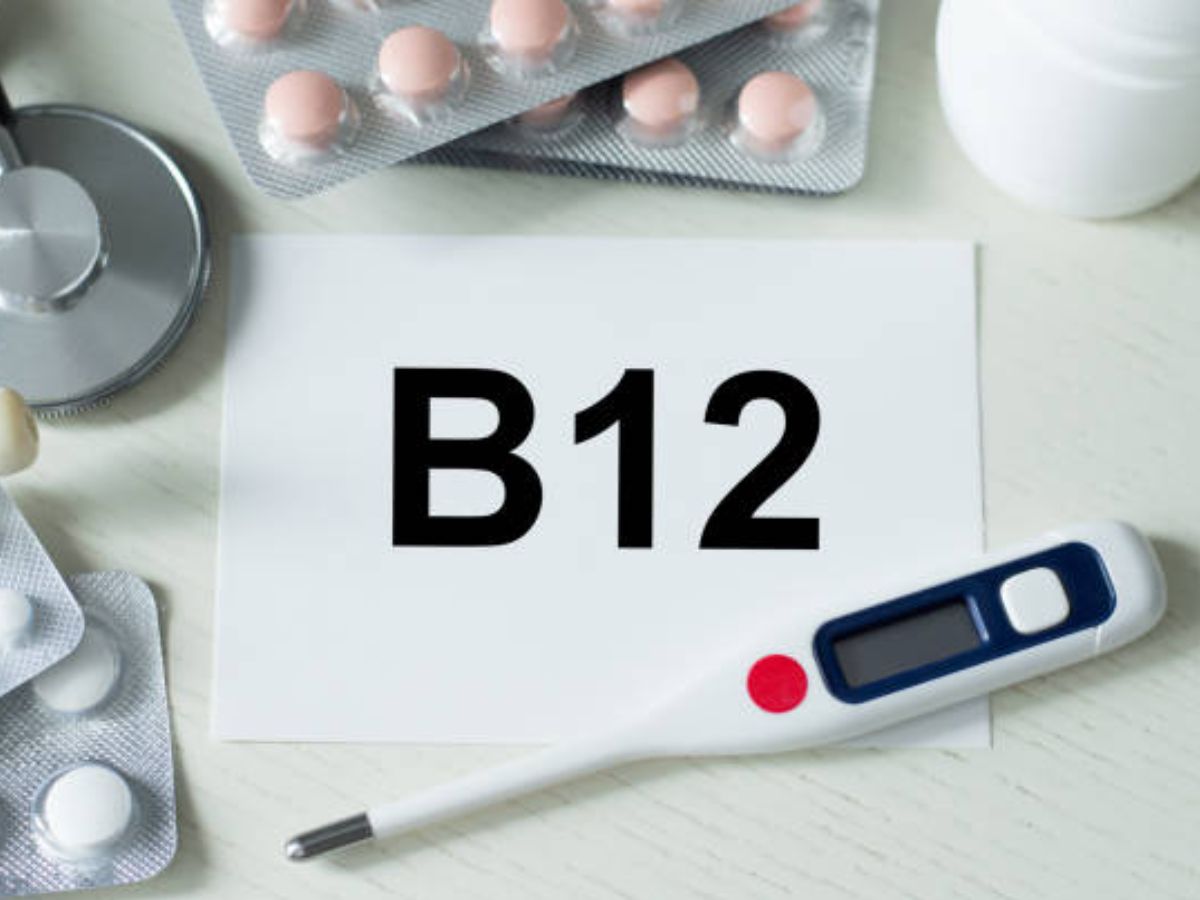B12 Deficiency: 'ही' आहेत रात्री जाणवणारी 'बी 12' च्या कमतरतेची लक्षणे, दुर्लक्ष केल्यास होतील गंभीर परिणाम B12 Deficiency: 'ही' आहेत रात्री जाणवणारी 'बी 12' च्या कमतरतेची लक्षणे, दुर्लक्ष केल्यास होतील गंभीर परिणाम