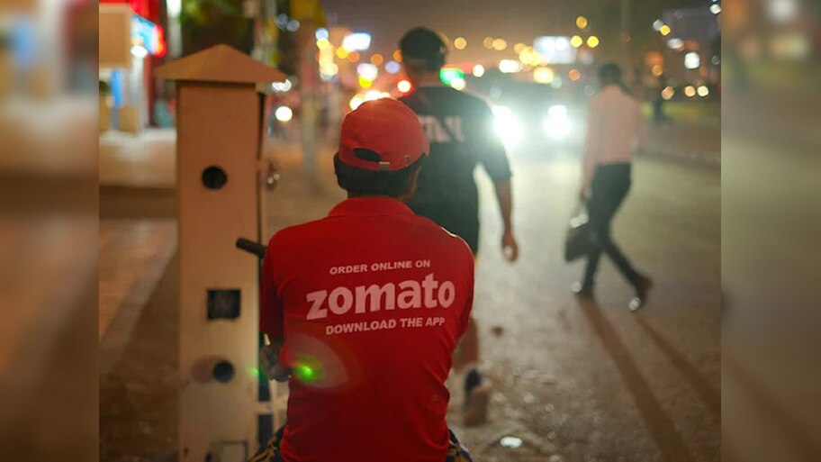'मॅडम जरा मला...,' Zomato डिलिव्हरी बॉयने अचानक पँटची चेन उघडली अन्...; रात्री 1 वाजता तरुणीची पोस्ट