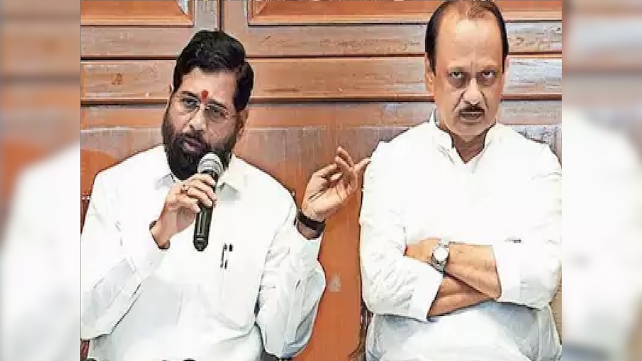 'काँग्रेस-राष्ट्रवादीशी आपलं जमलं नाही, मांडीला मांडी लावून बसलो तरी उलट्या होतात' शिंदेंच्या नेत्याचं अजब विधान