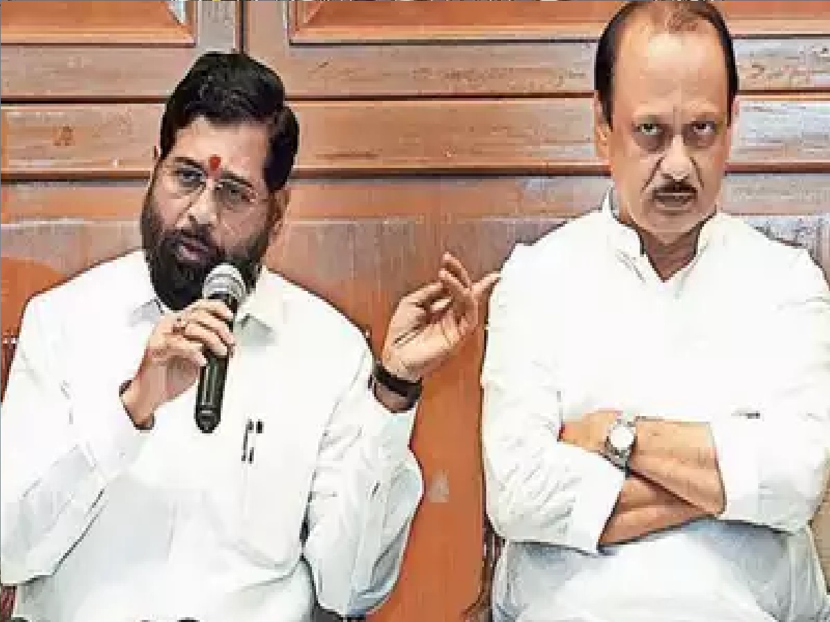 'काँग्रेस-राष्ट्रवादीशी आपलं जमलं नाही, मांडीला मांडी लावून बसलो तरी उलट्या होतात' शिंदेंच्या नेत्याचं अजब विधान 'काँग्रेस-राष्ट्रवादीशी आपलं जमलं नाही, मांडीला मांडी लावून बसलो तरी उलट्या होतात' शिंदेंच्या नेत्याचं अजब विधान