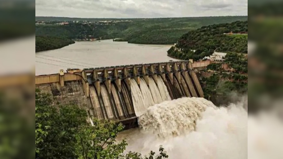 सातारा सांगली जिल्ह्यावर महाराष्ट्राची भाग्यलक्ष्मी प्रसन्न! कोयना धरण 100 टक्के क्षमतेने भरले