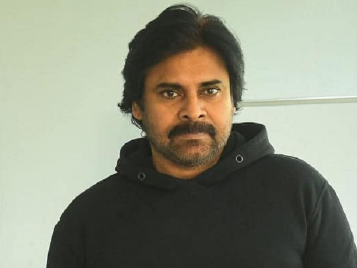 11 लग्झरी गाड्या, 4 वर्षांमध्ये 60 कोटींनी वाढली Pawan Kalyan यांची एकूण संपत्ती! title=