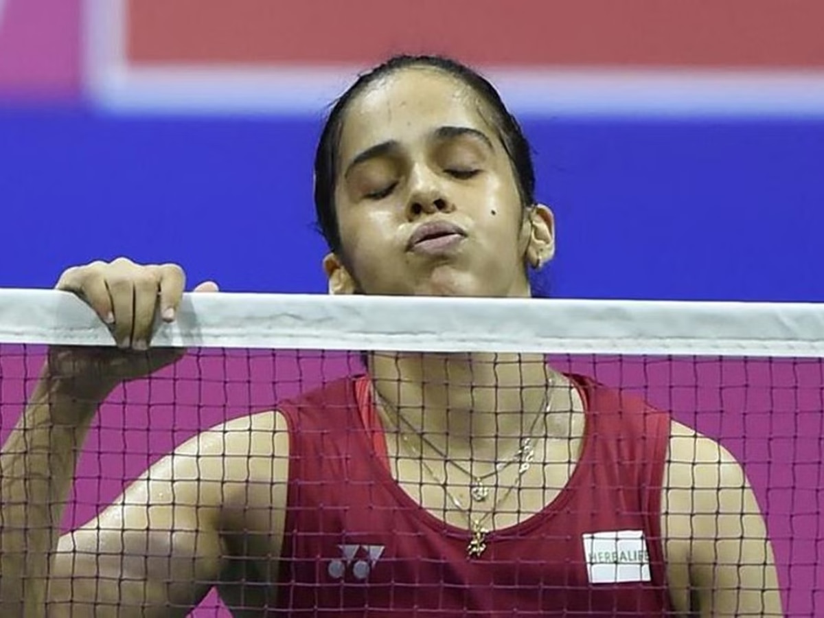 Saina Nehwal retirement : भारताची 'फुलराणी' लवकर निवृत्ती जाहीर करणार? देतीये 'या' गंभीर आजाराशी झुंज title=