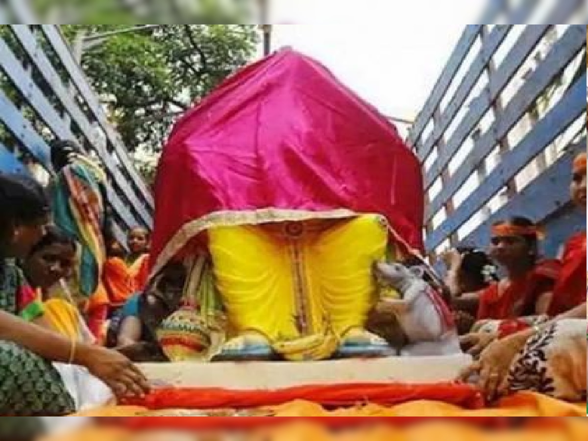 Ganesh Chaturthi 2024 : बाप्पाचा चेहरा झाकावा का?, घरी आणताना गणेशाचा चेहरा आपल्याबाजूने असावा? विज्ञान आणि शास्त्र सांगतं... title=