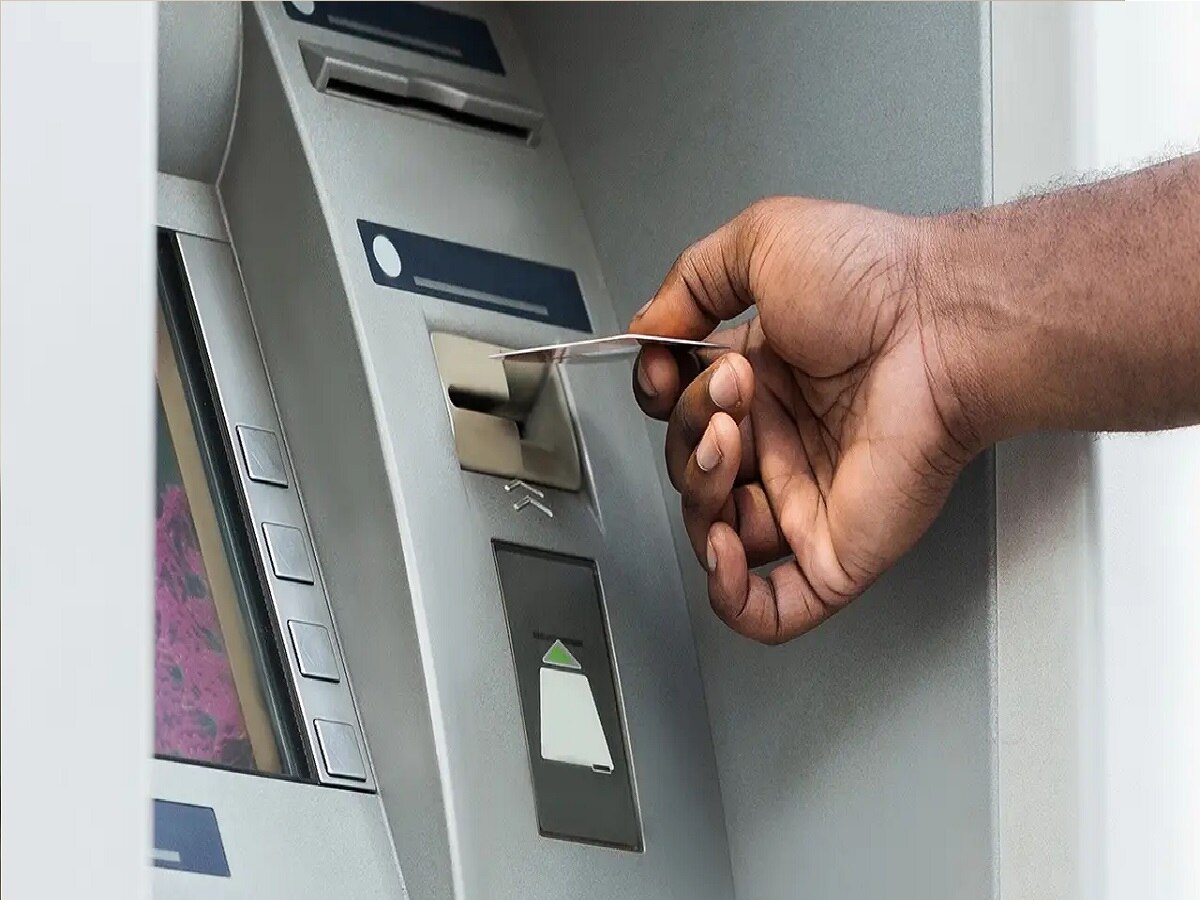 हॅपी बर्थ डे ATM, भारतातील पहिली एटीएम मशीन कोणत्या बँकेची आणि कधी सुरु ...