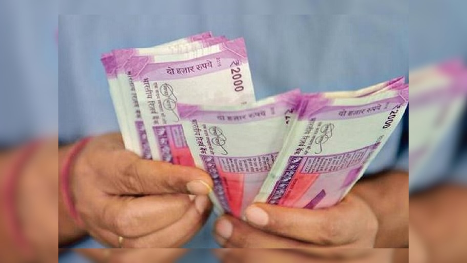 लगेच बॅलेन्स चेक करा; लाडकी बहिण योजनेचे बँक खात्यात जमा झालेल पैसे अचानक कट झाले