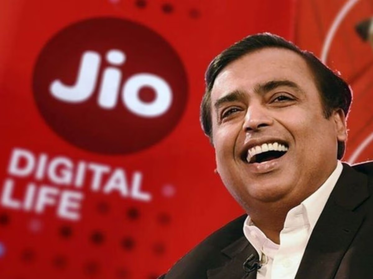 Reliance Jio चा सर्वात सुपरहिट प्लान, एकदा रिचार्ज करा, महिनाभर 'लाईफ झिंगालाला' title=