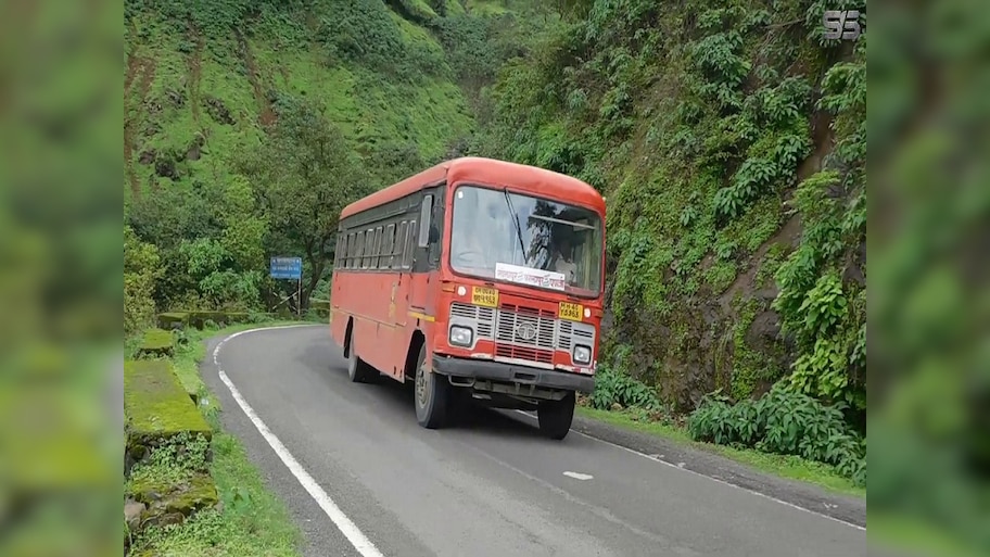 देवाक् काळजी! जादा गाड्या, आरक्षित तिकिटांचं काय? एसटी कामगारांच्या आंदोलनामुळं प्रवासी बुचकळ्यात
