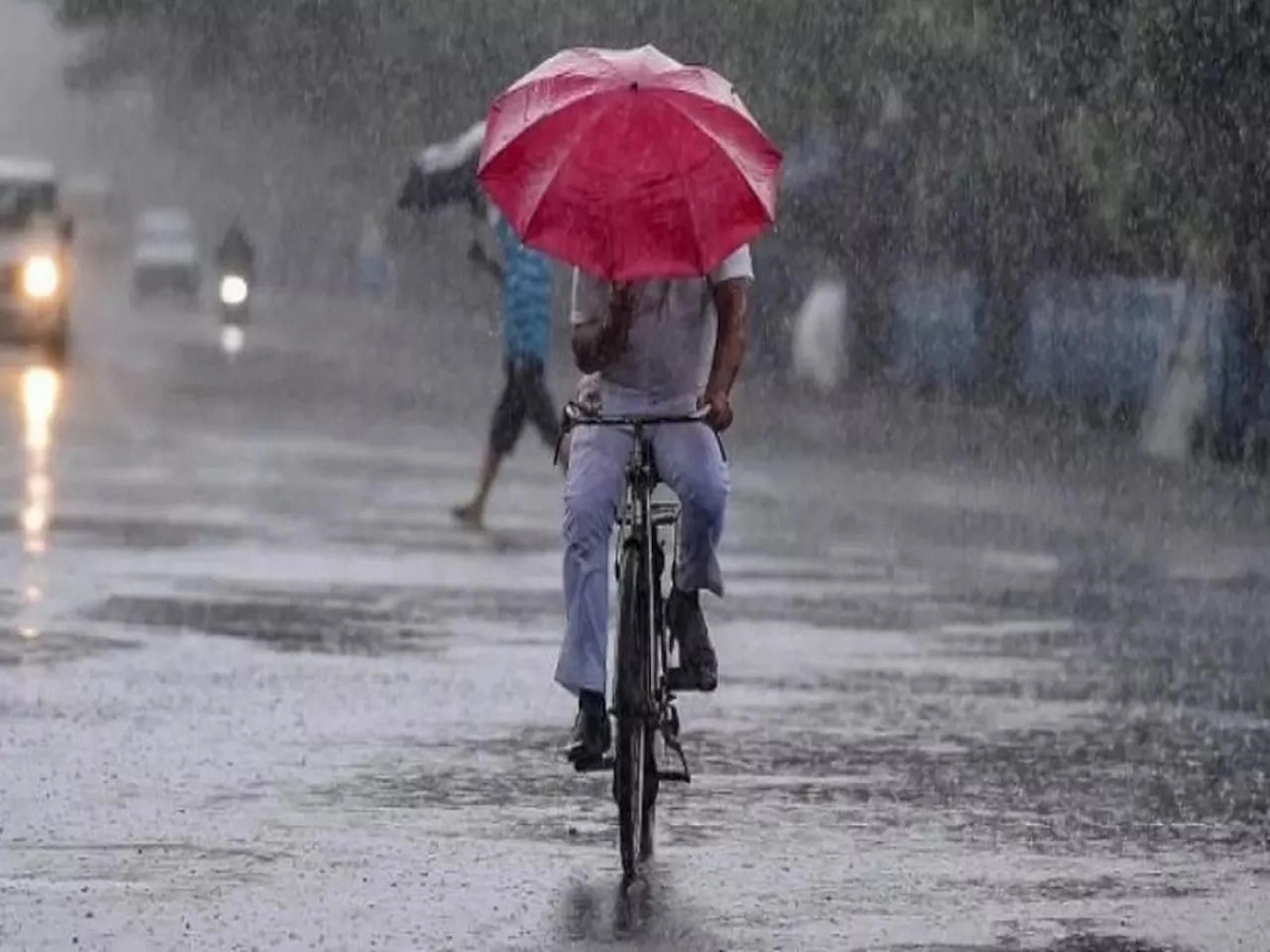 Maharashtra Weather News : गणेशोत्सवाच्या लगबगीत पावसाचं विघ्न; मुंबई, कोकणात मुसळधार, 'या' दिवशी घेणार माघार  title=